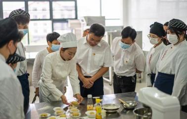 做月饼品清茗 话廉洁树新风 ——酒店烹饪学院举办廉洁教育实践活动