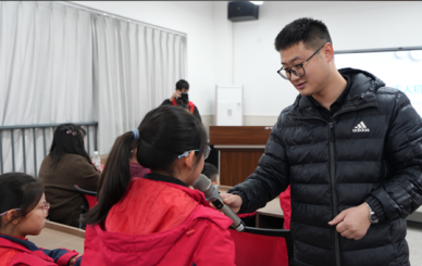 校地携手 低空逐梦——航空工程学院携手船柴社区开展无人机知识科普活动